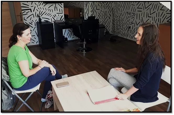 ❣️Som nesmierne rada, že sa opäť postupne (po korone a tichu) všetko rozbieha a to platí aj pre nás.❣️  Dnes konzultácia s pani, ktorá má veľkú rodinu a plno práce, no aj tak (alebo práve preto) ju zaujíma zdravé stravovanie a tak sa rozhodla zveriť do mojich rúk :).  Keďže sa nedá stihnúť prejsť úplne všetko, v cene jedálničkov aj konzultácii máte mňa (teda moje rady, nie doslova mňa :D) zakúpené na mesiac dopredu. Môžete mi písať, e-mailovať alebo rôzne kontaktovať a ja sa vám budem snažiť vždy poskytnúť radu.  Mesačná spolupráca je novinka a aby neboli ukrátení ani tí, ktorí mali konzultáciu už dávnejšie, kľudne sa na mňa s hocičím obráťte :-).   Stále sa snažíme ísť dopredu a aj vďaka vám a spätnej väzbe môžem/e vylepšovať svoje služby tak, aby to vyhovovalo najmä vám. Takže prosím o spätnú väzbu aj naďalej, som úplne šťastná za to, keď vidím, že odchádzate spokojní... 😊